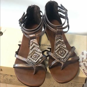 Mudd sandals